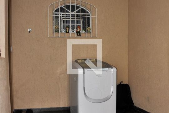 Garagem de casa à venda com 5 quartos, 200m² em Vila Bancaria Munhoz, São Paulo