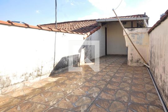 Quintal de casa à venda com 5 quartos, 200m² em Vila Bancaria Munhoz, São Paulo