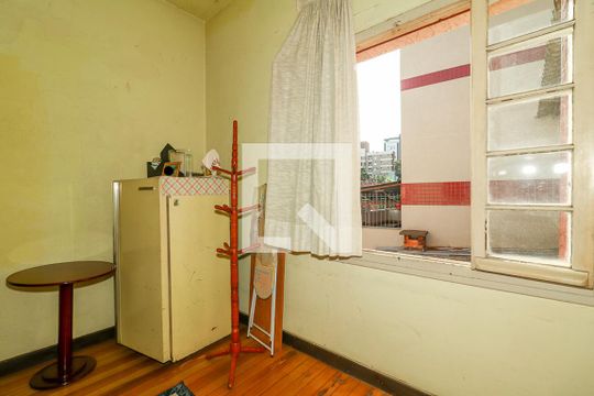 Sala 2 de casa à venda com 5 quartos, 380m² em Petrópolis, Porto Alegre