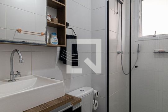 Banheiro de apartamento à venda com 2 quartos, 42m² em Vila Penteado, São Paulo