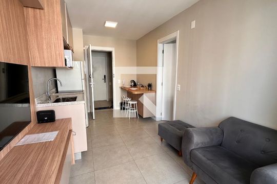 Sala/Cozinha de apartamento à venda com 1 quarto, 31m² em Campo Belo, São Paulo