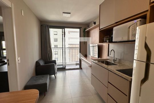 Sala/Cozinha de apartamento à venda com 1 quarto, 31m² em Campo Belo, São Paulo