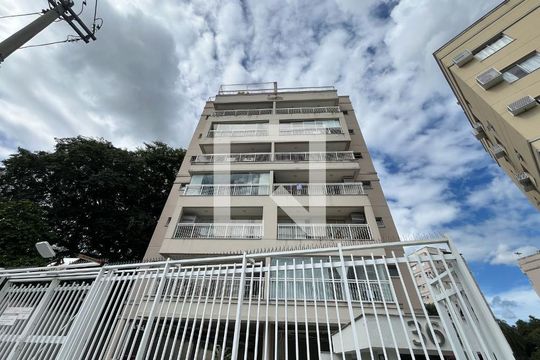 Fachada do bloco de apartamento à venda com 3 quartos, 83m² em Taquara, Rio de Janeiro