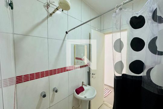Banheiro de apartamento para alugar com 1 quarto, 40m² em Centro, Rio de Janeiro