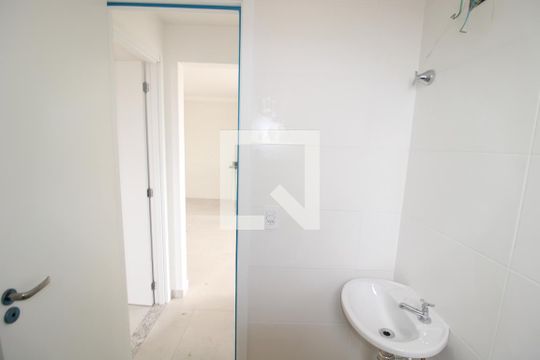 Banheiro de apartamento à venda com 2 quartos, 54m² em Vila Pita, São Paulo