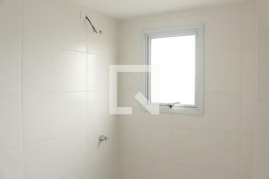 Banheiro de apartamento à venda com 2 quartos, 54m² em Vila Pita, São Paulo