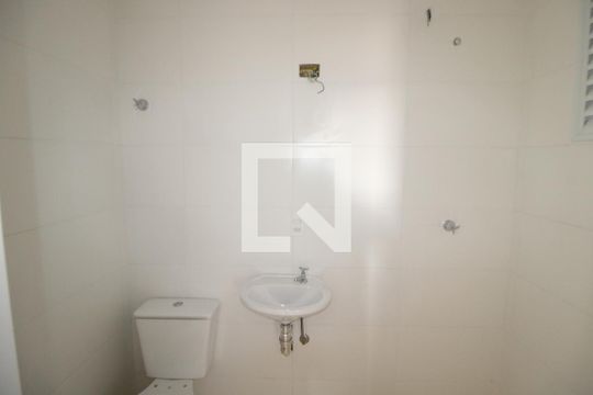 Banheiro de apartamento à venda com 2 quartos, 54m² em Vila Pita, São Paulo