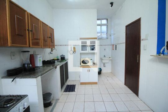 Cozinha e Área de Serviço de apartamento para alugar com 2 quartos, 77m² em Centro, Salvador