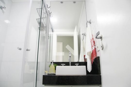 Banheiro Social de apartamento à venda com 2 quartos, 68m² em Jardim Flor da Montanha, Guarulhos