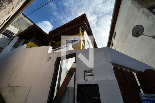 Fachada de casa para alugar com 2 quartos, 75m² em Acupe, Salvador