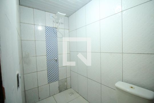 Banheiro de casa para alugar com 2 quartos, 75m² em Acupe, Salvador