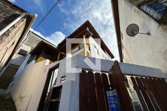 Fachada de casa para alugar com 2 quartos, 75m² em Acupe, Salvador