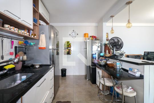 Cozinha de apartamento à venda com 3 quartos, 107m² em Santo Antônio, São Caetano do Sul