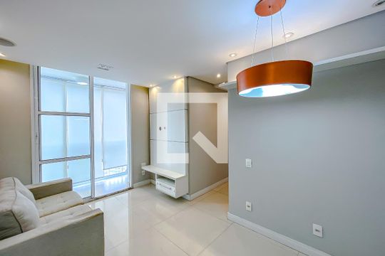 Apartamento à venda com 2 quartos, 45m² em Jardim Sabara, São Paulo