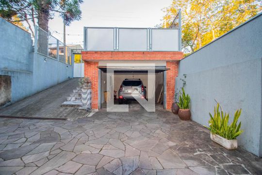 Garagem de casa à venda com 5 quartos, 220m² em Jardim Floresta, Porto Alegre
