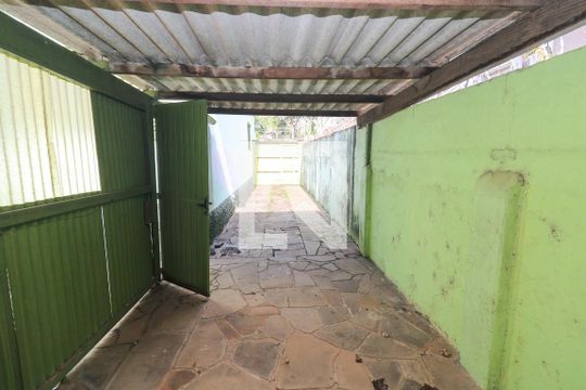 Garagem de casa para alugar com 4 quartos, 130m² em Menino Deus, Porto Alegre