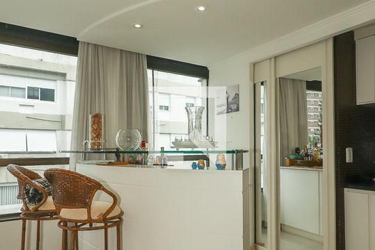 Sala de apartamento à venda com 2 quartos, 121m² em Petrópolis, Porto Alegre