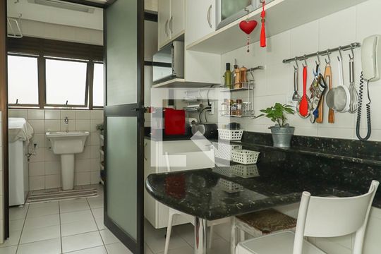 Cozinha de apartamento à venda com 2 quartos, 121m² em Petrópolis, Porto Alegre