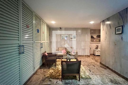 Hall de entrada de apartamento à venda com 2 quartos, 71m² em Pinheiros, São Paulo