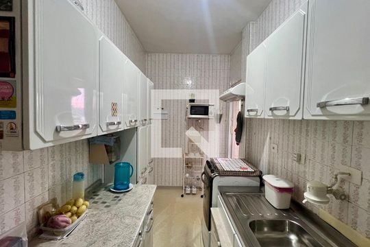 Cozinha de apartamento à venda com 2 quartos, 71m² em Pinheiros, São Paulo