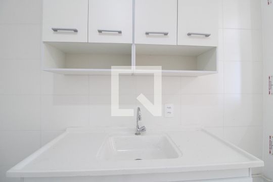 Cozinha de apartamento para alugar com 2 quartos, 32m² em Socorro, São Paulo