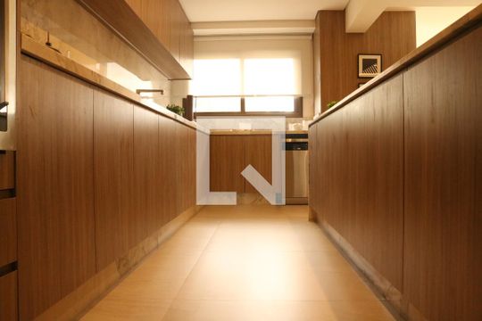 Cozinha de apartamento à venda com 3 quartos, 181m² em Perdizes, São Paulo