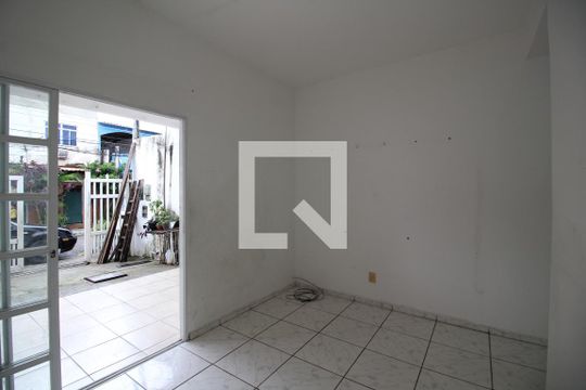 Sala de casa de condomínio à venda com 2 quartos, 80m² em Freguesia (jacarepaguá), Rio de Janeiro