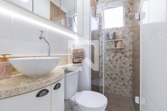 Banheiro de apartamento à venda com 2 quartos, 39m² em Jardim Boa Vista (zona Oeste), Osasco