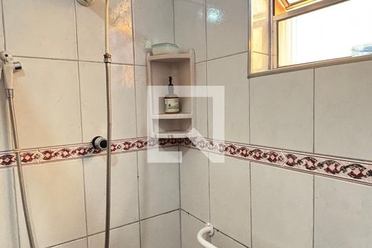 Banheiro de casa à venda com 3 quartos, 157m² em Parque Erasmo Assunção, Santo André