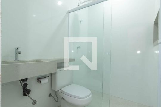 Banheiro Social de casa à venda com 2 quartos, 110m² em Cidade Monções, São Paulo