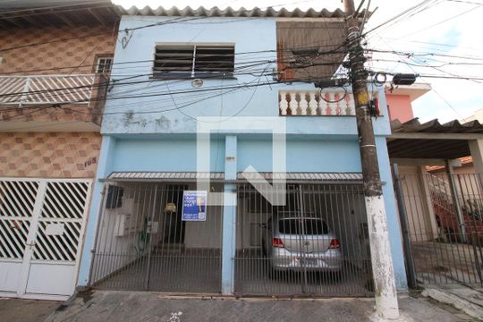 Fachada de casa para alugar com 3 quartos, 110m² em Jardim D’abril, Osasco