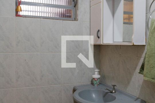 Banheiro 1 de casa para alugar com 3 quartos, 90m² em Jardim Cumbica, Guarulhos