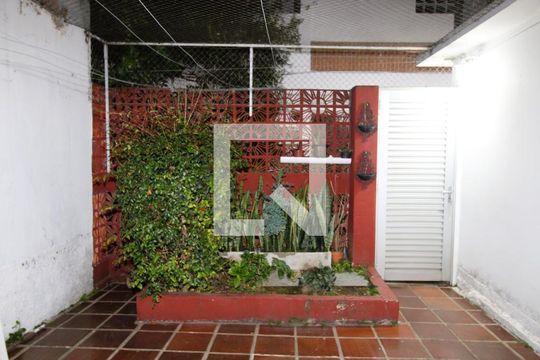 Quintal Jardim de casa à venda com 2 quartos, 87m² em Vila Mazzei, São Paulo
