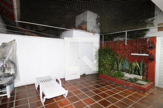 Quintal de casa à venda com 2 quartos, 87m² em Vila Mazzei, São Paulo