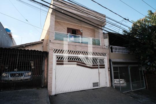 Fachada de casa à venda com 4 quartos, 190m² em Vila Nhocuné, São Paulo
