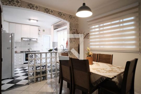 Cozinha de casa à venda com 4 quartos, 190m² em Vila Nhocuné, São Paulo