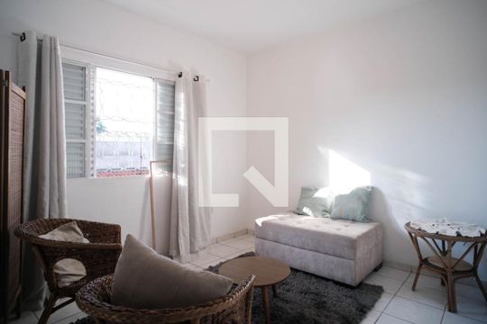 Quarto 1 de casa à venda com 4 quartos, 190m² em Vila Nhocuné, São Paulo