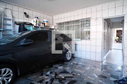 Garagem de casa à venda com 4 quartos, 190m² em Vila Nhocuné, São Paulo