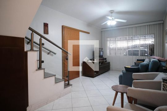 Sala de casa à venda com 4 quartos, 190m² em Vila Nhocuné, São Paulo