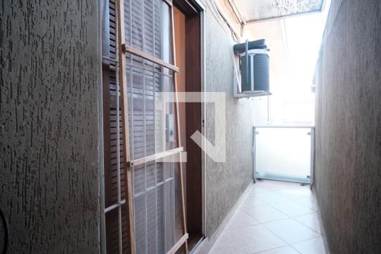 Suíte de casa à venda com 4 quartos, 190m² em Vila Nhocuné, São Paulo