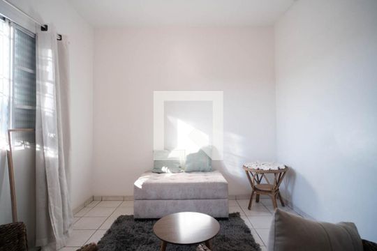 Quarto 1 de casa à venda com 4 quartos, 190m² em Vila Nhocuné, São Paulo