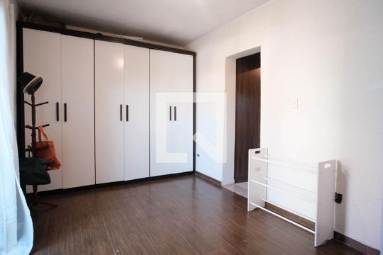 Quarto 3 de casa à venda com 4 quartos, 190m² em Vila Nhocuné, São Paulo