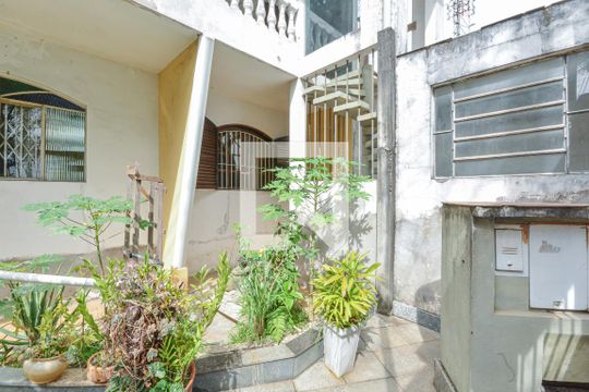 Jardim de casa para alugar com 3 quartos, 334m² em Jardim Satelite, São Paulo