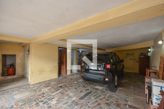 Garagem de casa para alugar com 3 quartos, 334m² em Jardim Satelite, São Paulo