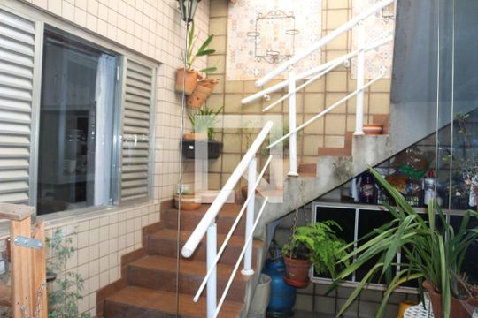 Quintal de casa à venda com 2 quartos, 135m² em Cerâmica, São Caetano do Sul