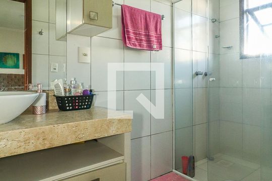 Banheiro da Suíte de casa de condomínio à venda com 3 quartos, 191m² em Passo das Pedras, Porto Alegre
