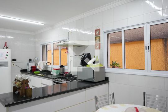 Cozinha de casa à venda com 3 quartos, 290m² em Vila Libanesa, São Paulo