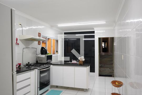 Cozinha de casa à venda com 3 quartos, 290m² em Vila Libanesa, São Paulo