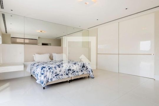 Quarto de apartamento à venda com 4 quartos, 465m² em Jardim Paulistano, São Paulo