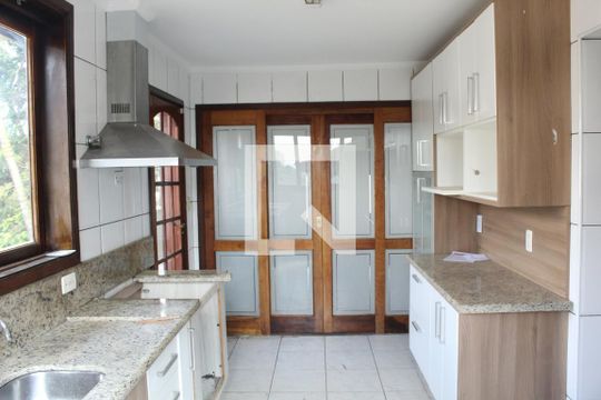 Cozinha de casa de condomínio para alugar com 3 quartos, 350m² em Chácara Pavoeiro, Cotia